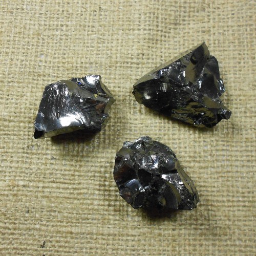 Shungit nyers ásvány M