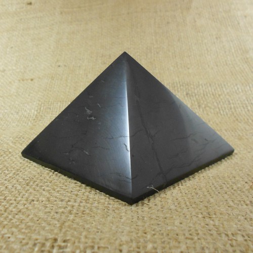 Shungit piramis M